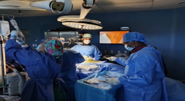 Con éxito, primera cirugía exoscópica en Hospital Darío Contreras