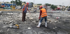 Director Hospital Dar&iacute;o Contreras supervisa los Trabajos reparaci&oacute;n del Techo