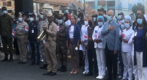 Hospital Traumatol&oacute;gico Dr. Dar&iacute;o Contreras realiza Acto a la Bandera