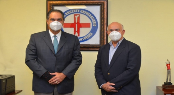 El Director Ejecutivo de SENASA, Dr. Santiago Hazim, realizó visita de Cortesía al Director General del Hospital Traumatológico Dr. Darío Contreras